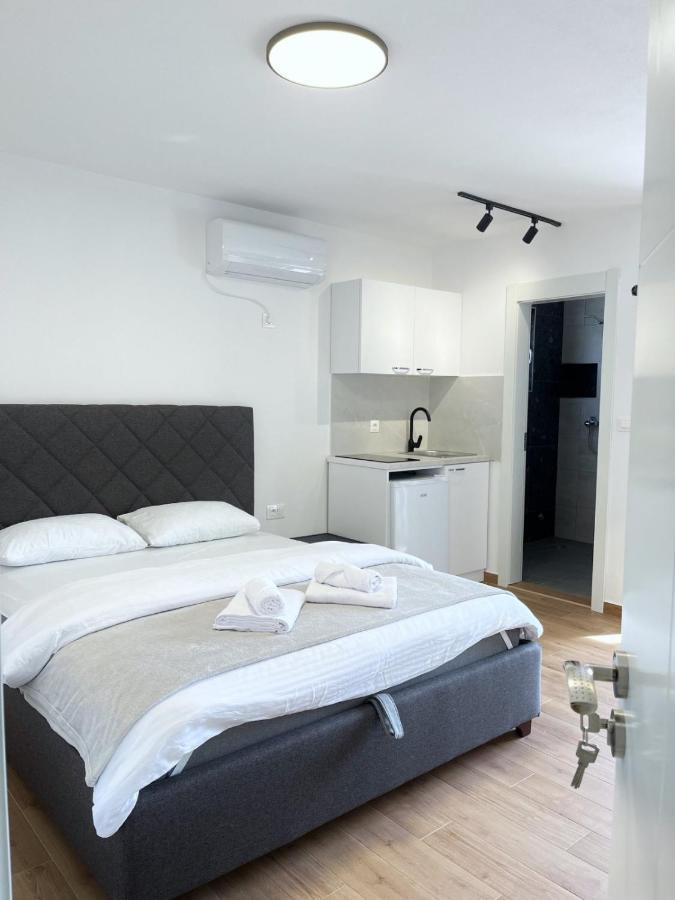 Lana Apartmani Bar Buitenkant foto