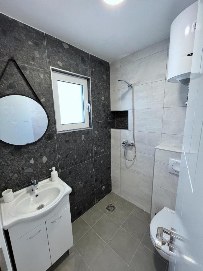 Lana Apartmani Bar Buitenkant foto