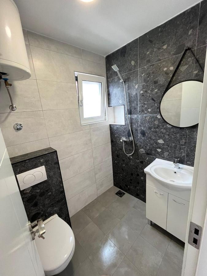 Lana Apartmani Bar Buitenkant foto