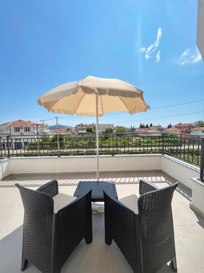 Lana Apartmani Bar Buitenkant foto