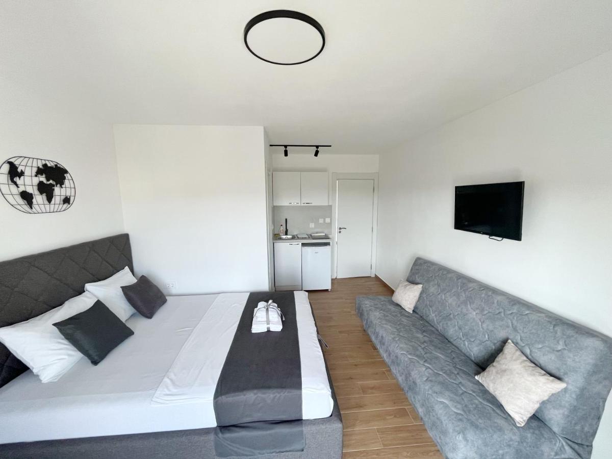 Lana Apartmani Bar Buitenkant foto