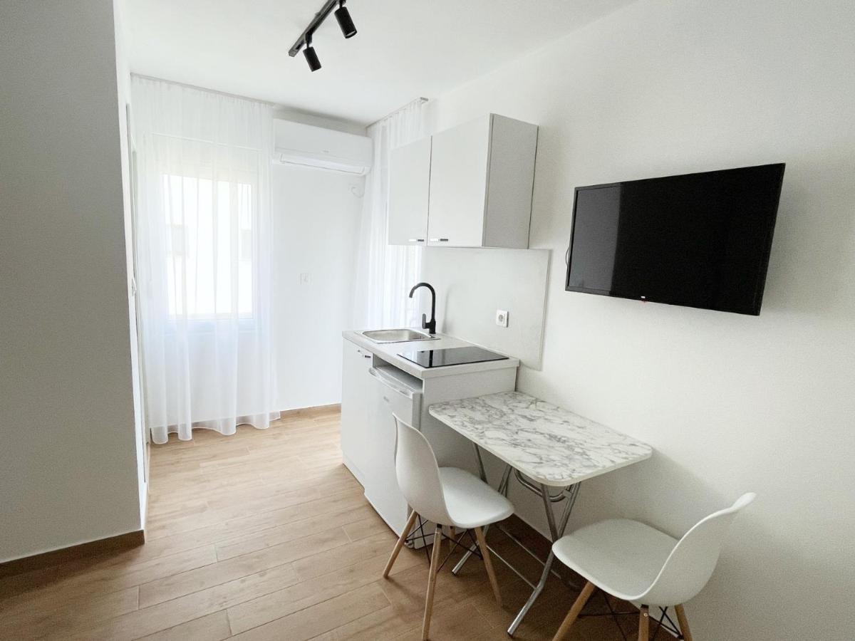 Lana Apartmani Bar Buitenkant foto
