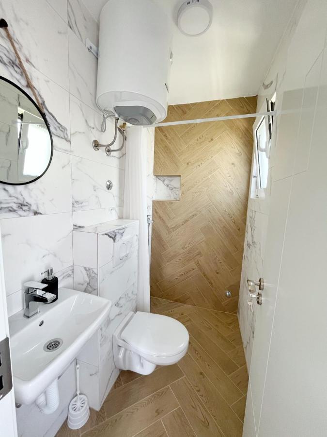 Lana Apartmani Bar Buitenkant foto