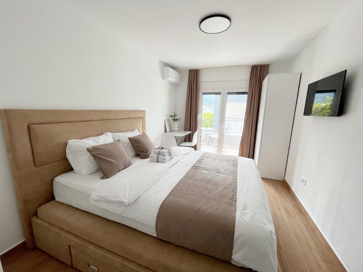 Lana Apartmani Bar Buitenkant foto