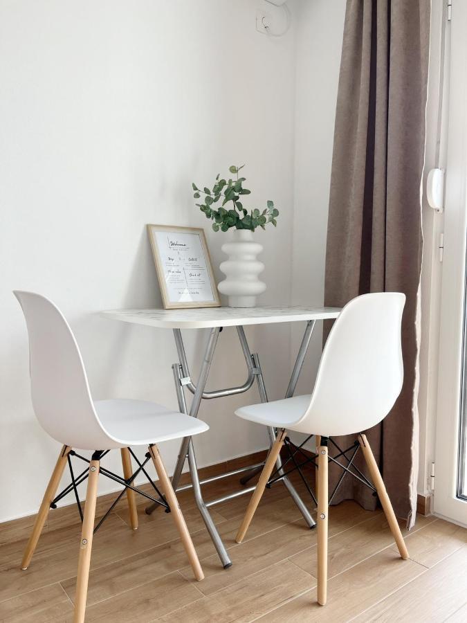 Lana Apartmani Bar Buitenkant foto