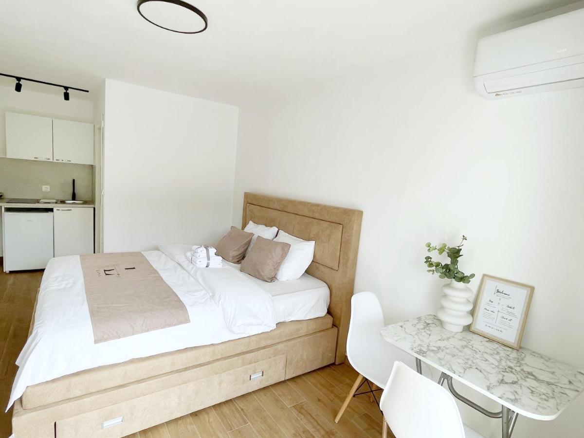 Lana Apartmani Bar Buitenkant foto
