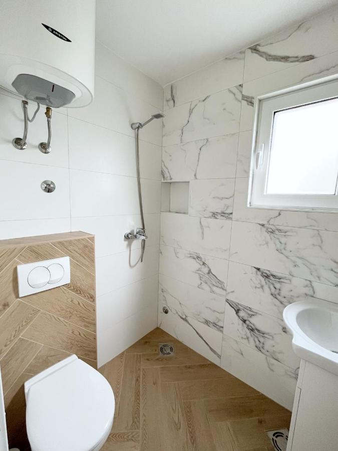 Lana Apartmani Bar Buitenkant foto