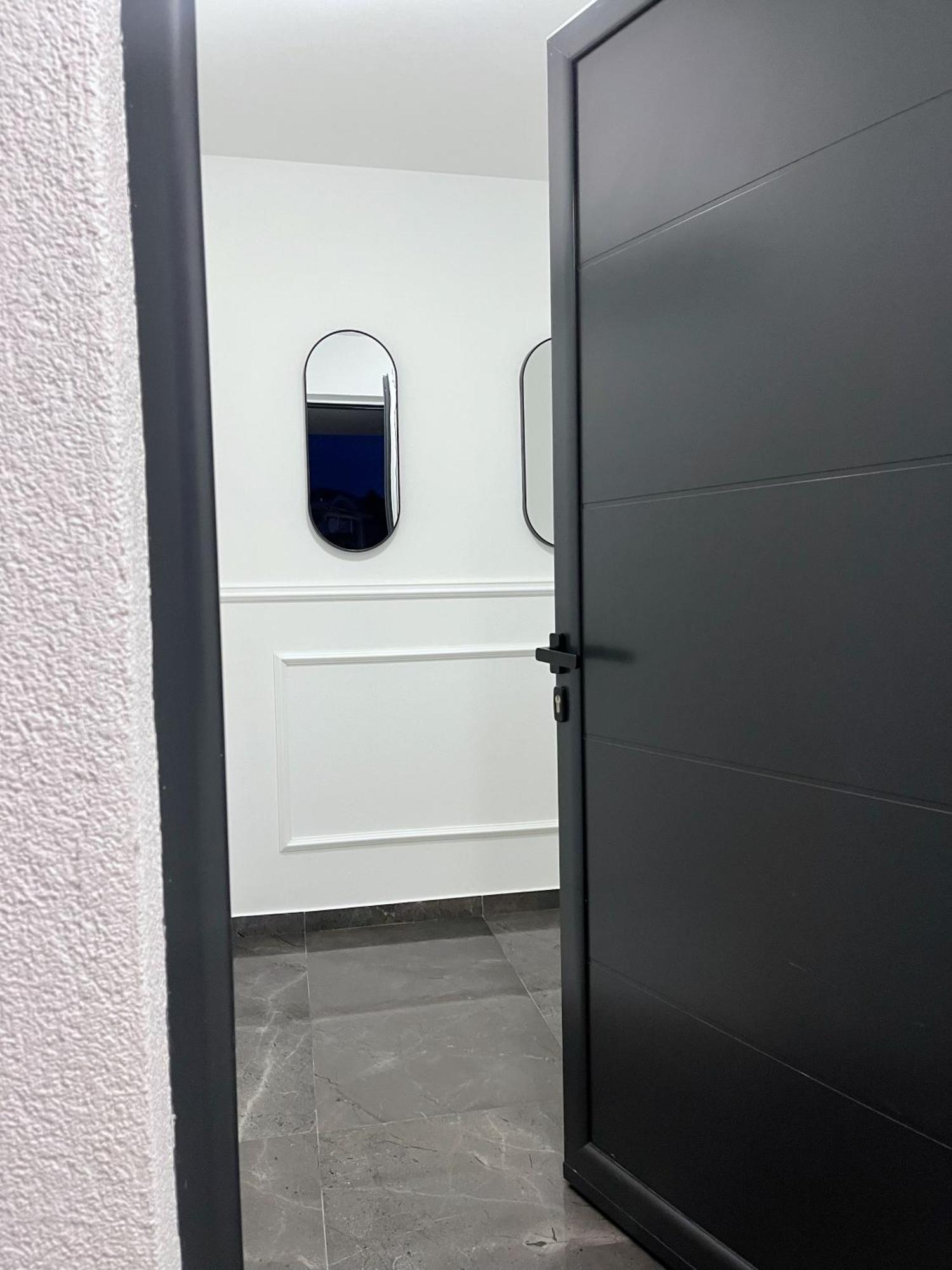Lana Apartmani Bar Buitenkant foto