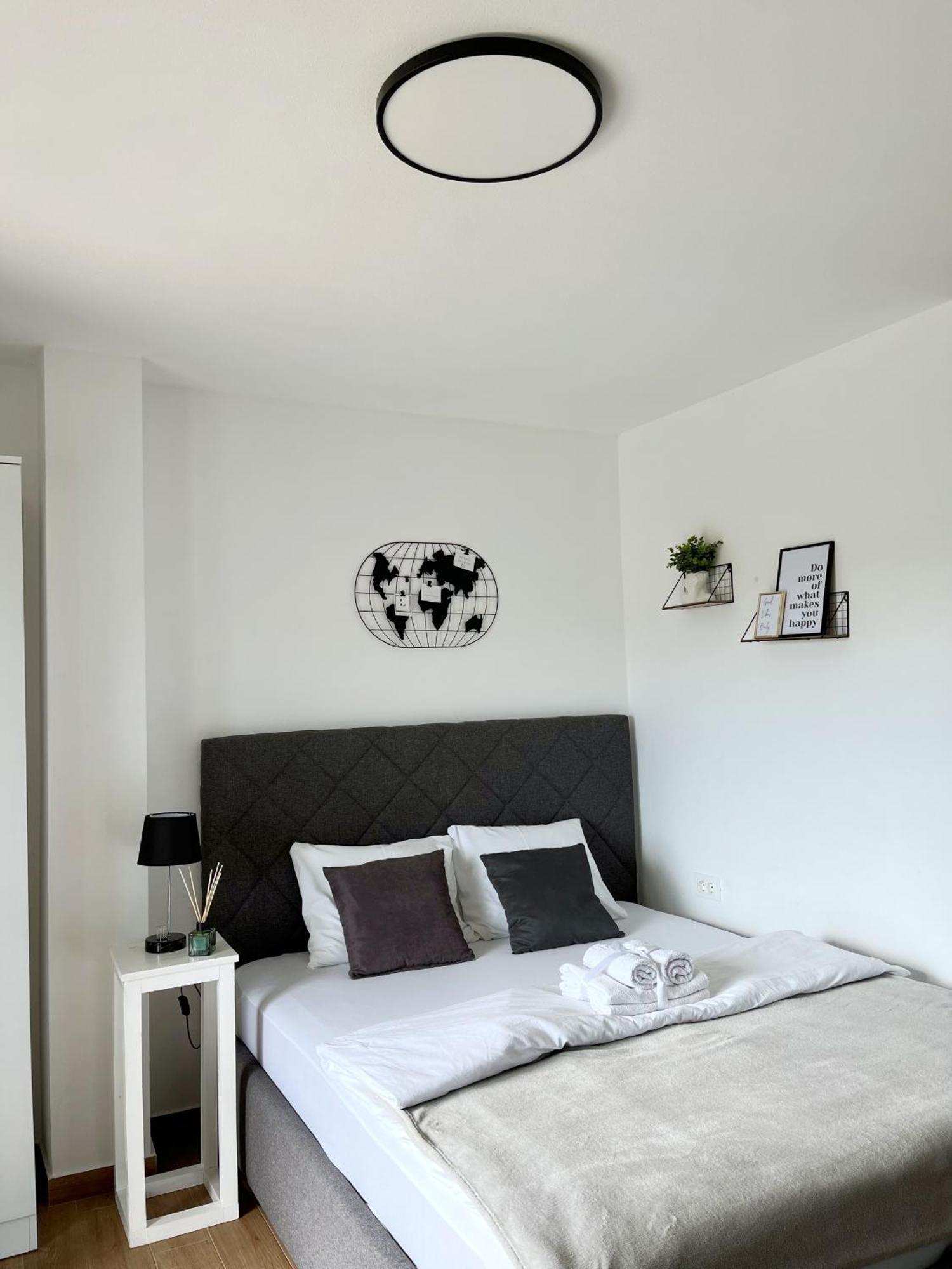 Lana Apartmani Bar Buitenkant foto